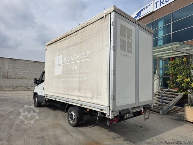Transporter mit Koffer iveco Daily 35