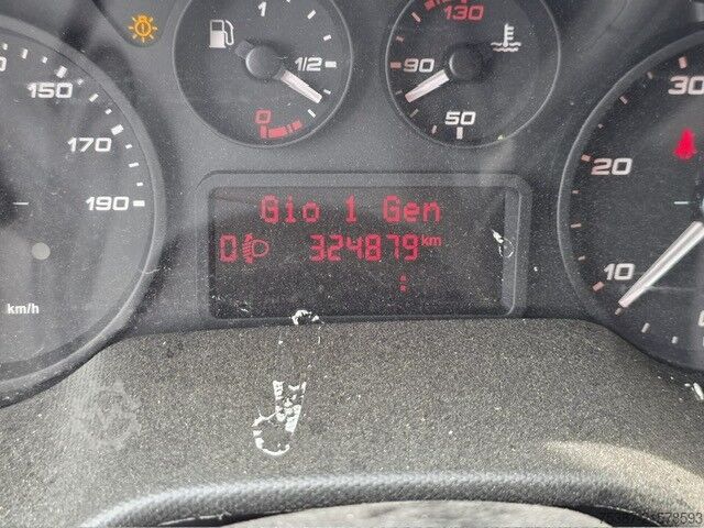 Transporter mit Koffer iveco Daily 35