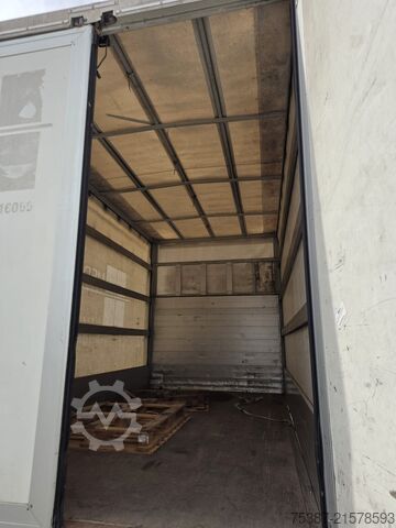 Transporter mit Koffer iveco Daily 35