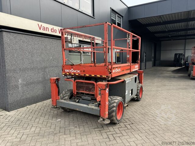 Skyjack SJ 6826RT Scissor Lift 10 m / Scissor / Working platform 2018 4x4 Kubota Diesel SKYJACK SJ 6826RT Schaarhoogwerker 10 M / Scissor / Arbeitsbuhne 2018 4X4 Kubota Diesel