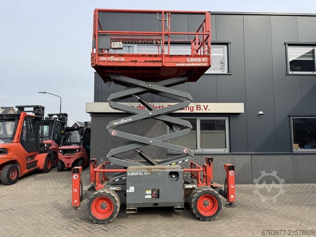 Skyjack SJ 6826RT Scissor Lift 10 m / Scissor / Working platform 2018 4x4 Kubota Diesel SKYJACK SJ 6826RT Schaarhoogwerker 10 M / Scissor / Arbeitsbuhne 2018 4X4 Kubota Diesel