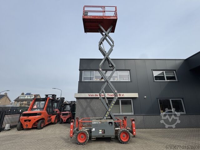 Skyjack SJ 6826RT Scissor Lift 10 m / Scissor / Working platform 2018 4x4 Kubota Diesel SKYJACK SJ 6826RT Schaarhoogwerker 10 M / Scissor / Arbeitsbuhne 2018 4X4 Kubota Diesel
