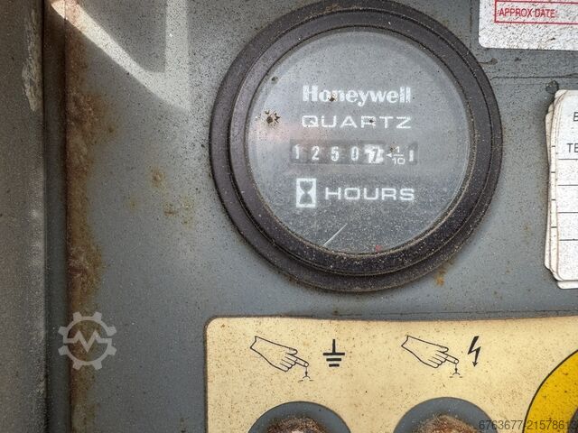 Skyjack SJ 6832RT Scissor Lift / Platform / Aerial Work Platform 2015 4X4 Kubota Diesel 12M SKYJACK SJ 6832RT Schaarhoogwerker / Scissor / Arbeitsbuhne 2015 4X4 Kubota Diesel 12M