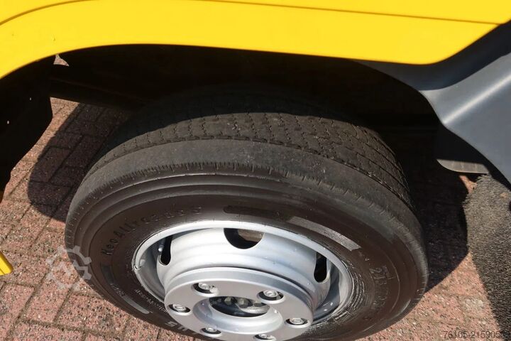 Bergungsfahrzeug Mercedes-Benz Atego 1221 L Takelwagen 6 persoons