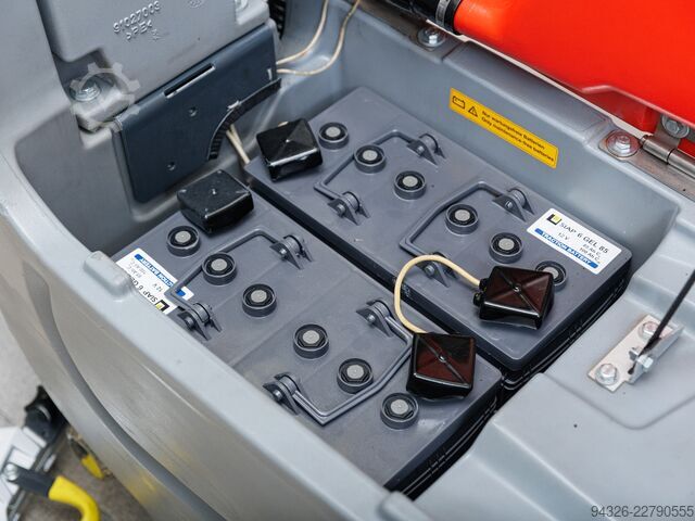 Hako Scrubmaster B30 TB430 NEW BATTERY Hako Hakomatic B30 TB430 - 2010y - 2303h