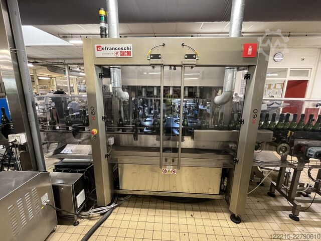 Sacmi KUBE 60 Etikettierer für Selbstklebeetiketten (2017) Sacmi Etikettierer für Selbstklebeetiketten