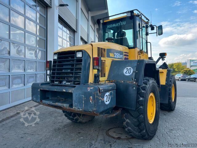 Radlader Komatsu WA 250 PT - 5H / 12.390h /