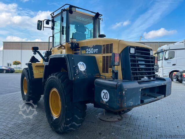 Radlader Komatsu WA 250 PT - 5H / 12.390h /