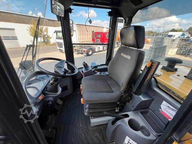 Radlader Komatsu WA 250 PT - 5H / 12.390h /