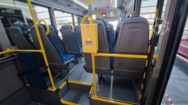 Stadtbus MERCEDES-BENZ Heckniederflur Sprinter 517 / 4 er Bestuhlung