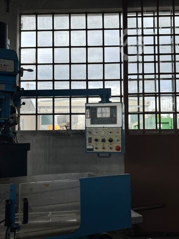 WAGNER MILLING MACHINE MOD. BUT 1270 2VS CNC A WAGNER MOD. BUT  1270 2VS