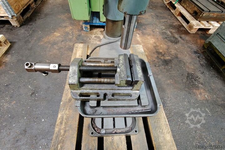 Pillar Drilling Machine Flott B15