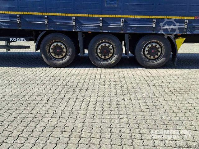 Auflieger mit Pritsche & Plane Kögel Curtainsider Mega