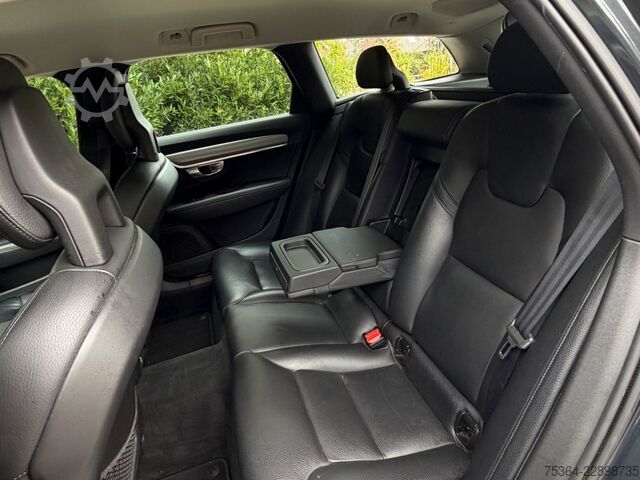 Kleinbus VOLVO V90 D3 Momentum Leder Klima Navi Automatik Euro6