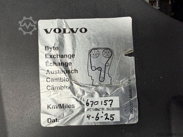 Kleinbus VOLVO V90 D3 Momentum Leder Klima Navi Automatik Euro6