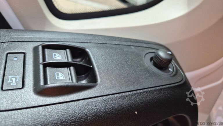 Kleinbus FIAT Fiat Ducato 9 Sitzer Systemboden Rolli Stock