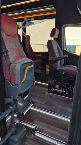 Kleinbus MERCEDES-BENZ 30 Sitzer Schul- Transferbus 519 Lagerfahrzeug