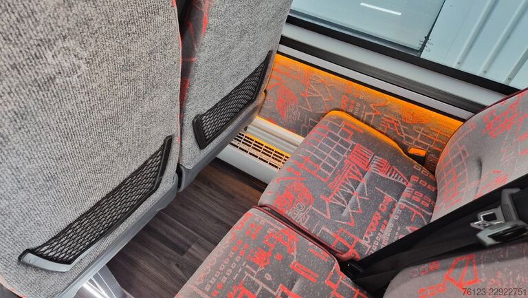 Kleinbus MERCEDES-BENZ 30 Sitzer Schul- Transferbus 519 Lagerfahrzeug