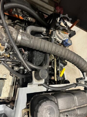 Vierwege-Gabelstapler Hubtex DQ45 / 4500 kg/ Triplex /Only 3309 h