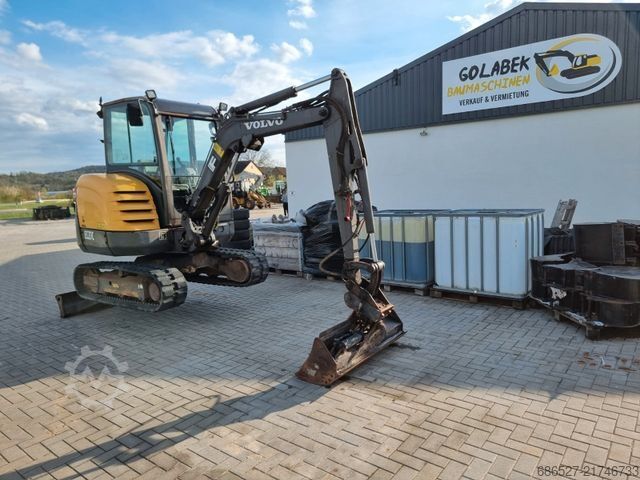 Mini excavator VOLVO EC27