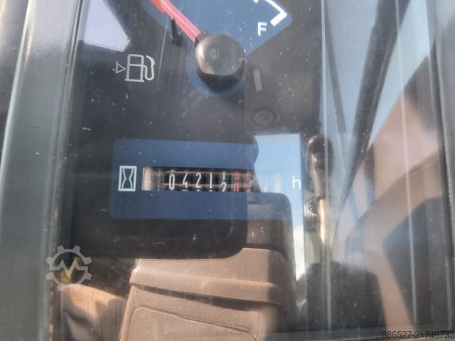 Mini excavator VOLVO EC27