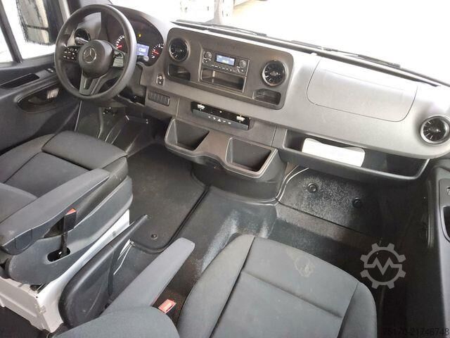 Sliding tarpaulin Mercedes-Benz Sprinter 215 CDI 9G Pritsche/Plane Klima AHK