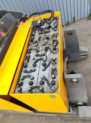 Schubmaststapler Jungheinrich ETV 216 6884mh/ 8.42m/ 2017y