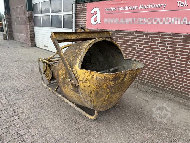 Concrete machine  Beton kubel - Gebruikt