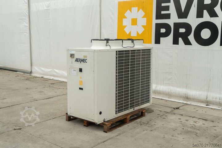 Сhiller / Heat pump Used Сhiller / Heat pump AERMEC - 32.5/35 kW | With warranty