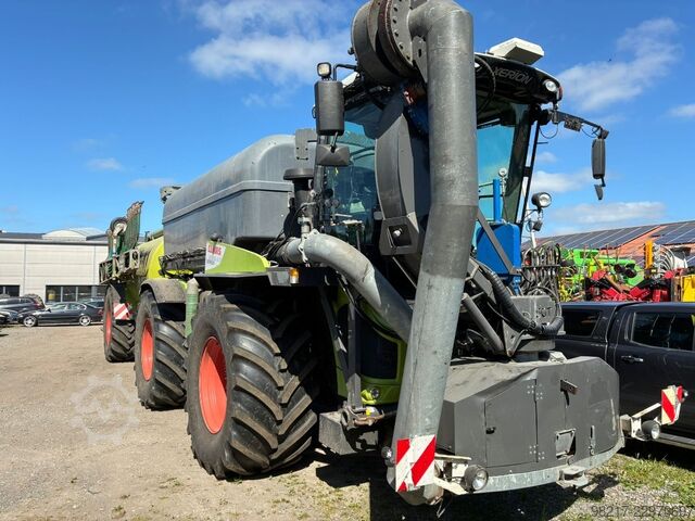 CLAAS Xerion 4000 Saddle Trac CLAAS Xerion 4000 Saddle Trac