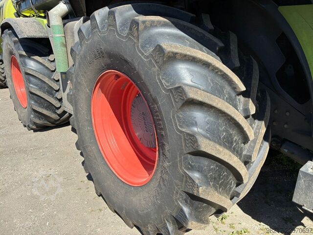 CLAAS Xerion 4000 Saddle Trac CLAAS Xerion 4000 Saddle Trac