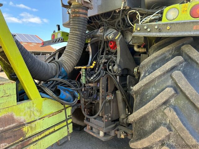 CLAAS Xerion 4000 Saddle Trac CLAAS Xerion 4000 Saddle Trac