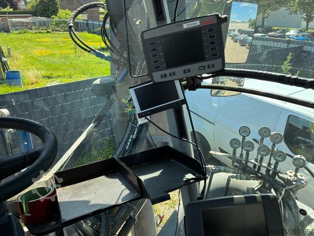 CLAAS Xerion 4000 Saddle Trac CLAAS Xerion 4000 Saddle Trac