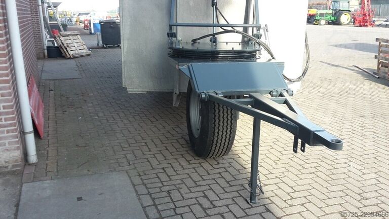 Mestcontainer met neuswiel  Mestcontainer met neuswiel