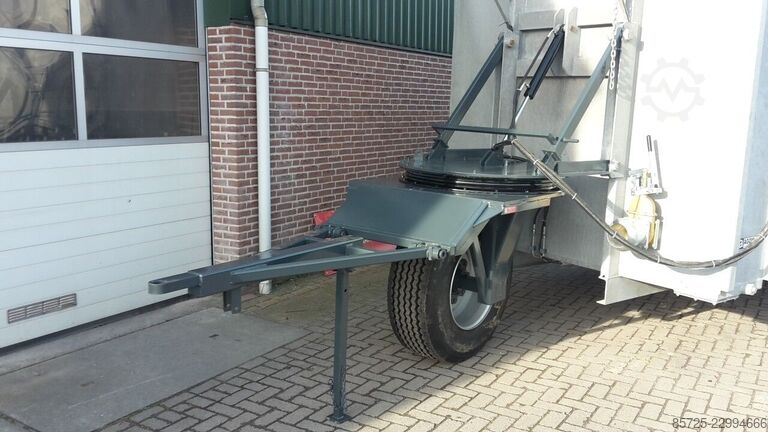 Mestcontainer met neuswiel  Mestcontainer met neuswiel