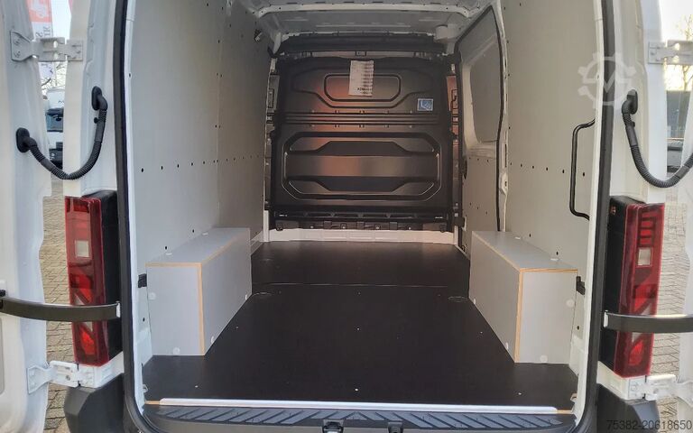 Box van Renault Master 150.35  EURO 6  L2H2 GESLOTEN WIT - V-63...
