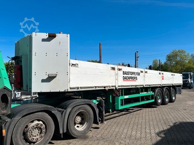 Open semitrailer MEUSBURGER Pritsche Sattelauflieger mit 3 Achsen