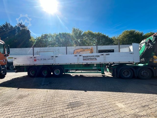 Open semitrailer MEUSBURGER Pritsche Sattelauflieger mit 3 Achsen