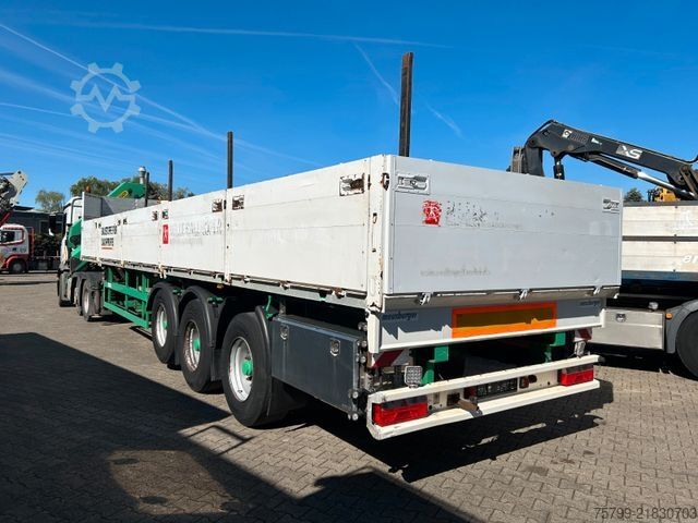 Open semitrailer MEUSBURGER Pritsche Sattelauflieger mit 3 Achsen