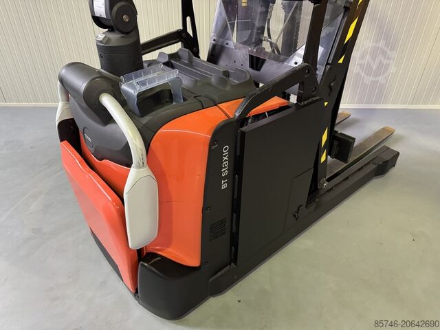 SPE 120 XR * DEMO !! Reach mast + tilting forks !! TOYOTA SPE 120 XR *  DEMO !! REACH - MAST  +  Tilting Forks !!