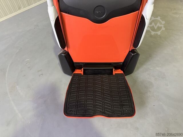 SPE 120 XR * DEMO !! Reach mast + tilting forks !! TOYOTA SPE 120 XR *  DEMO !! REACH - MAST  +  Tilting Forks !!