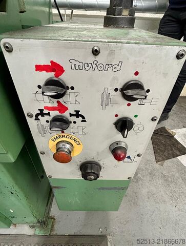 UNIVERSAL CYLINDRICAL GRINDING MACHINE MYFORD MG12HM