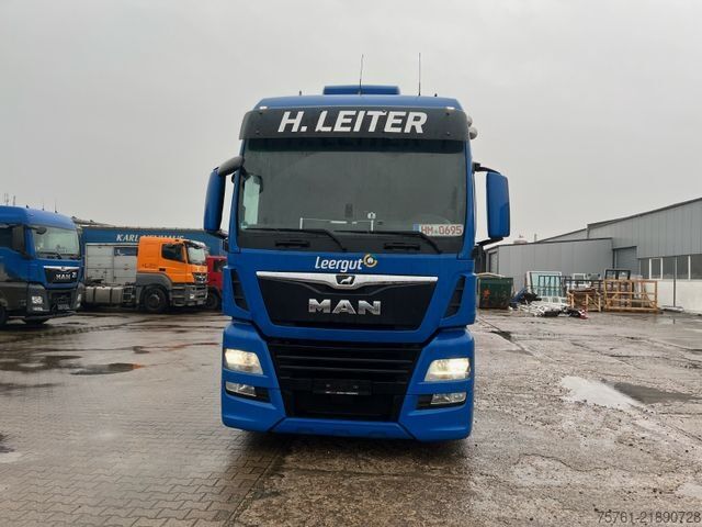 Volume tractor unit MAN 18.500 LL  Mega