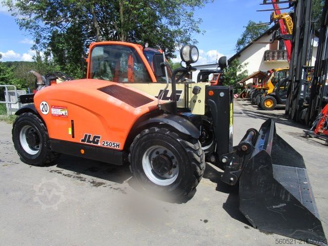 Telehandler / Telescope Forklift JLG 2505H - 5,6m - 2,5 Ton.- mit Palettengabel