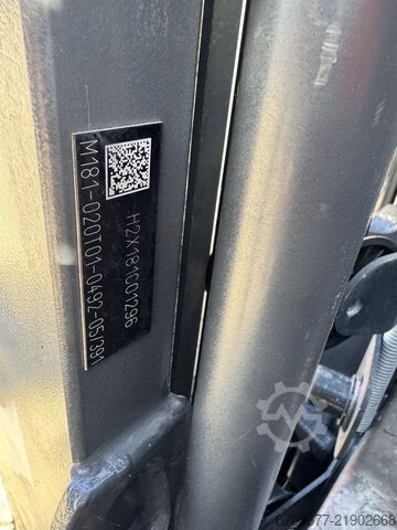 Linde H18T-01 Triplex 490 Freelift / Sideshift LPG 2012 LINDE H18T-01 Triplo 490 Freelift / Sideshift LPG 2012