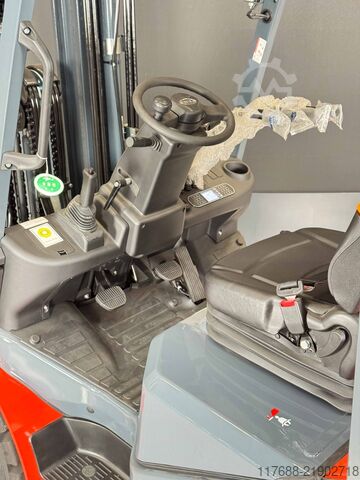 LPG front loader Heli CPYD35-G3- GAS  2,5t 3,3m Hub - KUBOTA - Garantie