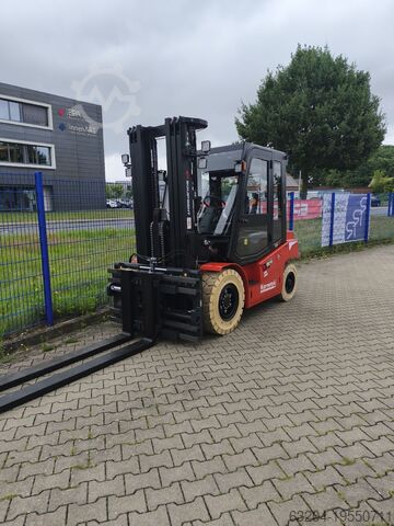 Electric 4-wheel forklift EP EFL553-HV-6