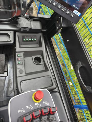 Electric 4-wheel forklift EP EFL553-HV-6