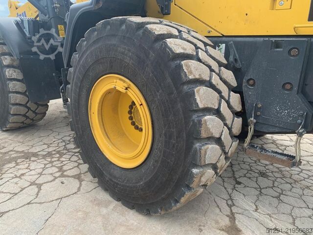 Radlader Komatsu WA320-8E0
