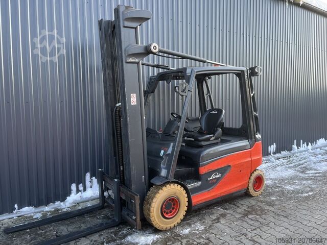 Elektro 4 Rad-Stapler Linde E25L-01